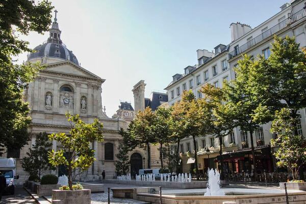 01 Place De La Sorbonne Paris